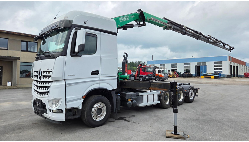 Mercedes-Benz Arocs 3253 8X4*4 Fassi F295 - Pacēlājs ar āķi, Kravas auto ar manipulatoru: foto 1 Mercedes-Benz Arocs 3253 8X4*4 Fassi F295 - Pacēlājs ar āķi, Kravas auto ar manipulatoru: foto 1