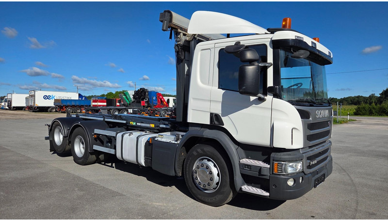 Scania P410 6X2 - Pacēlājs ar āķi: foto 2 Scania P410 6X2 - Pacēlājs ar āķi: foto 2