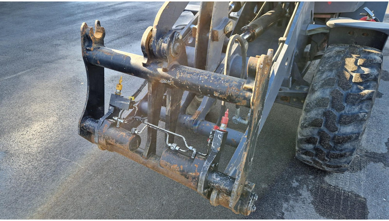 Terex TL80 4X4 + tools - Riteņu iekrāvējs: foto 5 Terex TL80 4X4 + tools - Riteņu iekrāvējs: foto 5