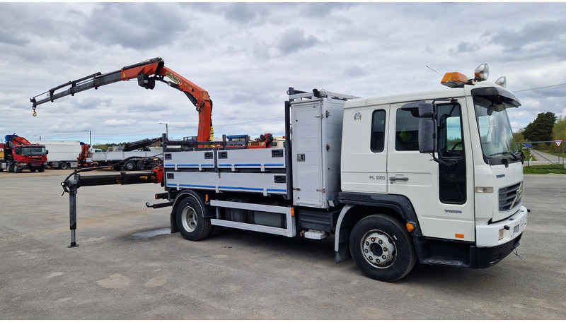 Volvo FL220 4X2 Palfinger PK7501 - Bortu kravas automašīna/ Platforma, Kravas auto ar manipulatoru: foto 2 Volvo FL220 4X2 Palfinger PK7501 - Bortu kravas automašīna/ Platforma, Kravas auto ar manipulatoru: foto 2