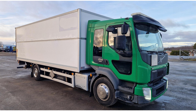 Volvo FL250 4X2 lifting box - Kravas automašīna ar slēgto virsbūvi: foto 2 Volvo FL250 4X2 lifting box - Kravas automašīna ar slēgto virsbūvi: foto 2