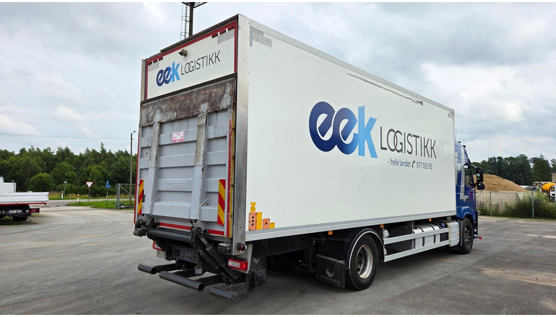 Volvo FM330 4X2 - Kravas automašīna ar slēgto virsbūvi: foto 3 Volvo FM330 4X2 - Kravas automašīna ar slēgto virsbūvi: foto 3