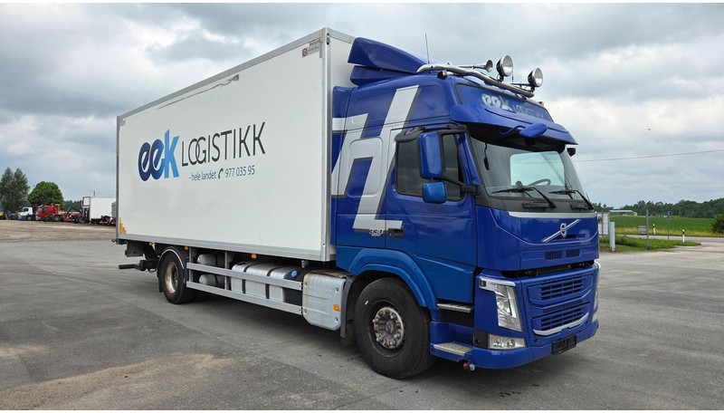 Volvo FM330 4X2 - Kravas automašīna ar slēgto virsbūvi: foto 2 Volvo FM330 4X2 - Kravas automašīna ar slēgto virsbūvi: foto 2