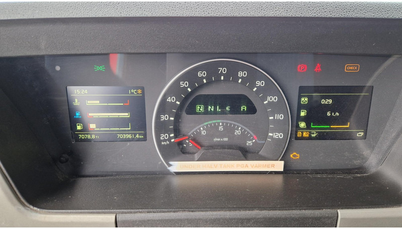 Kravas automašīna ar slēgto virsbūvi Volvo FM330 4X2: foto 10