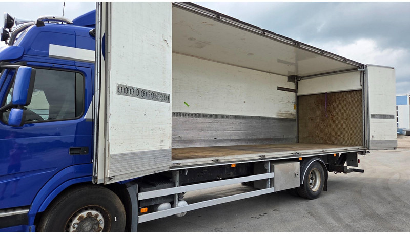 Volvo FM330 4X2 - Kravas automašīna ar slēgto virsbūvi: foto 5 Volvo FM330 4X2 - Kravas automašīna ar slēgto virsbūvi: foto 5