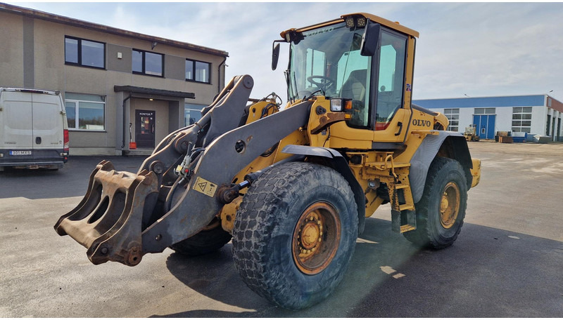 Volvo L90F - Riteņu iekrāvējs: foto 1 Volvo L90F - Riteņu iekrāvējs: foto 1