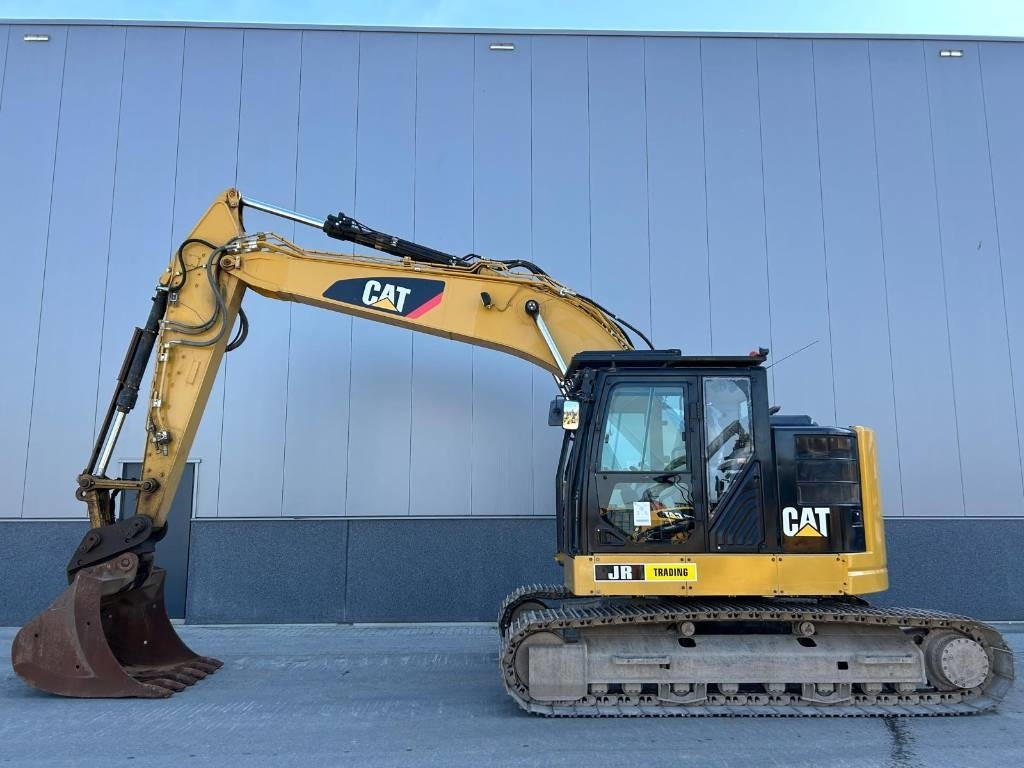 CAT 325 FL CR - Kāpurķēžu ekskavators: foto 1 CAT 325 FL CR - Kāpurķēžu ekskavators: foto 1