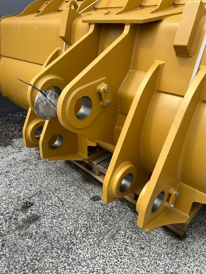 CAT 988 K Rock Bucket - Kauss - Celtniecības tehnika: foto 4 CAT 988 K Rock Bucket - Kauss - Celtniecības tehnika: foto 4