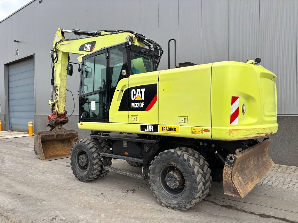 CAT M 320 F - Riteņu ekskavators: foto 3 CAT M 320 F - Riteņu ekskavators: foto 3