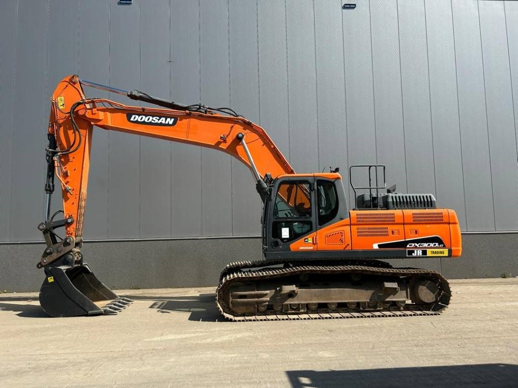 Doosan DX 300 LC-5 - Kāpurķēžu ekskavators: foto 1 Doosan DX 300 LC-5 - Kāpurķēžu ekskavators: foto 1