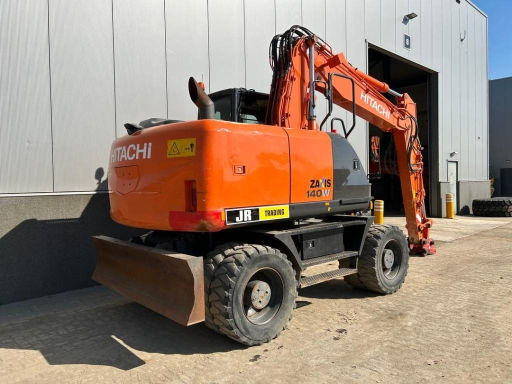 Hitachi ZX 140 W-5B  - Riteņu ekskavators: foto 5 Hitachi ZX 140 W-5B  - Riteņu ekskavators: foto 5