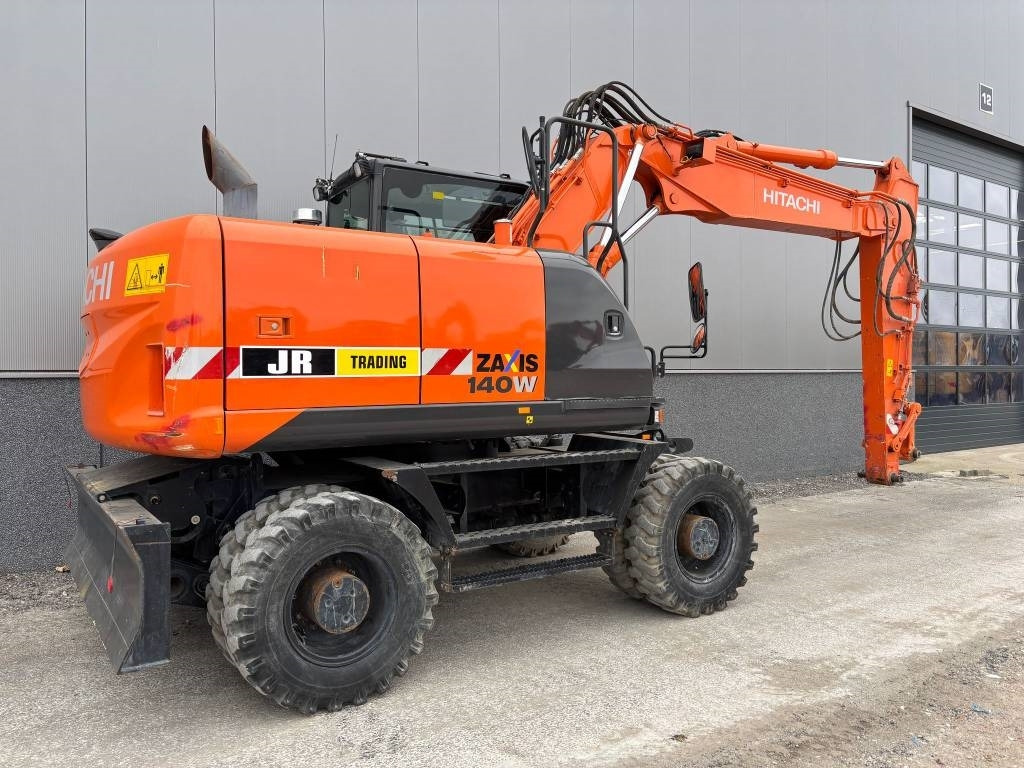 Hitachi ZX 140 W-5B - Riteņu ekskavators: foto 5 Hitachi ZX 140 W-5B - Riteņu ekskavators: foto 5