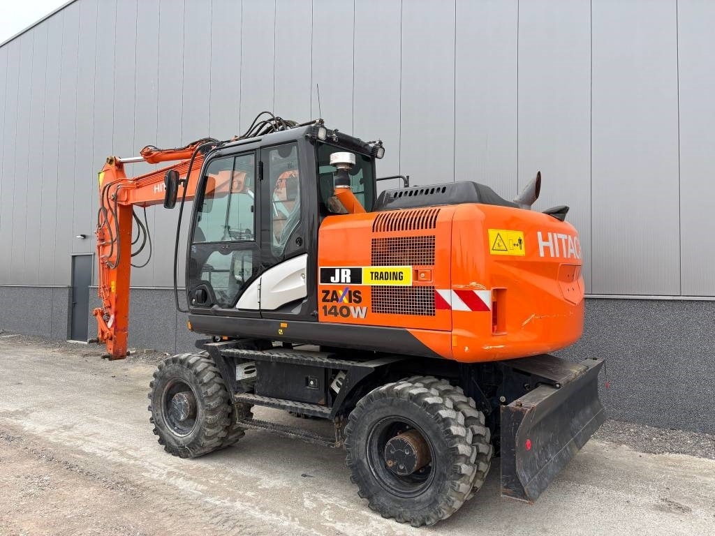 Hitachi ZX 140 W-5B - Riteņu ekskavators: foto 3 Hitachi ZX 140 W-5B - Riteņu ekskavators: foto 3