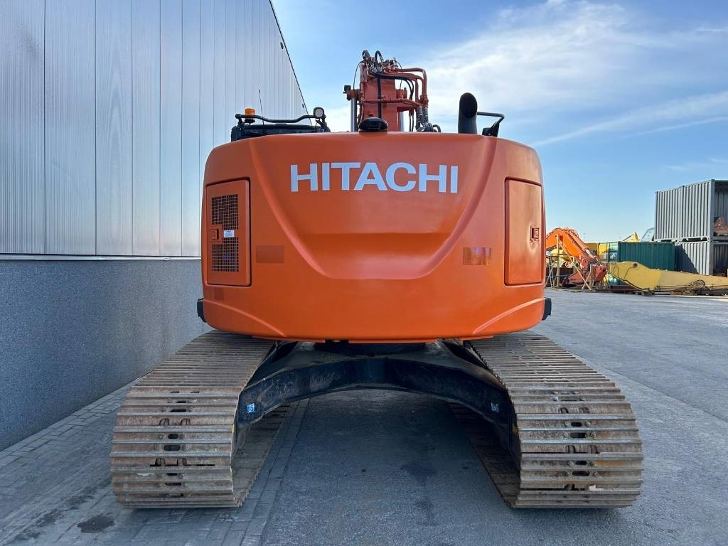 Hitachi ZX 225 US LC-6 - Kāpurķēžu ekskavators: foto 4 Hitachi ZX 225 US LC-6 - Kāpurķēžu ekskavators: foto 4
