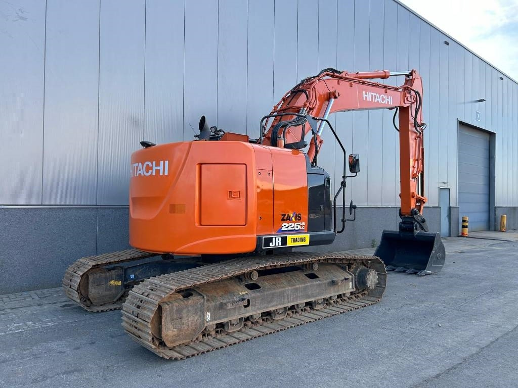 Hitachi ZX 225 US LC-6 - Kāpurķēžu ekskavators: foto 5 Hitachi ZX 225 US LC-6 - Kāpurķēžu ekskavators: foto 5