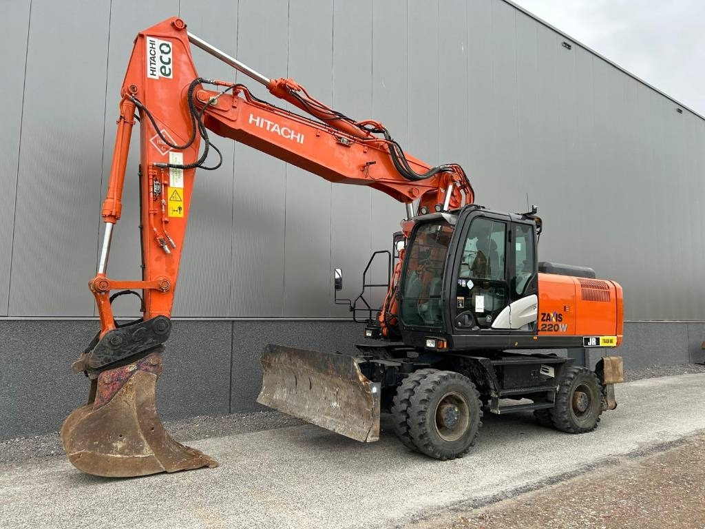 Hitachi ZX220W-5B - Riteņu ekskavators: foto 2 Hitachi ZX220W-5B - Riteņu ekskavators: foto 2