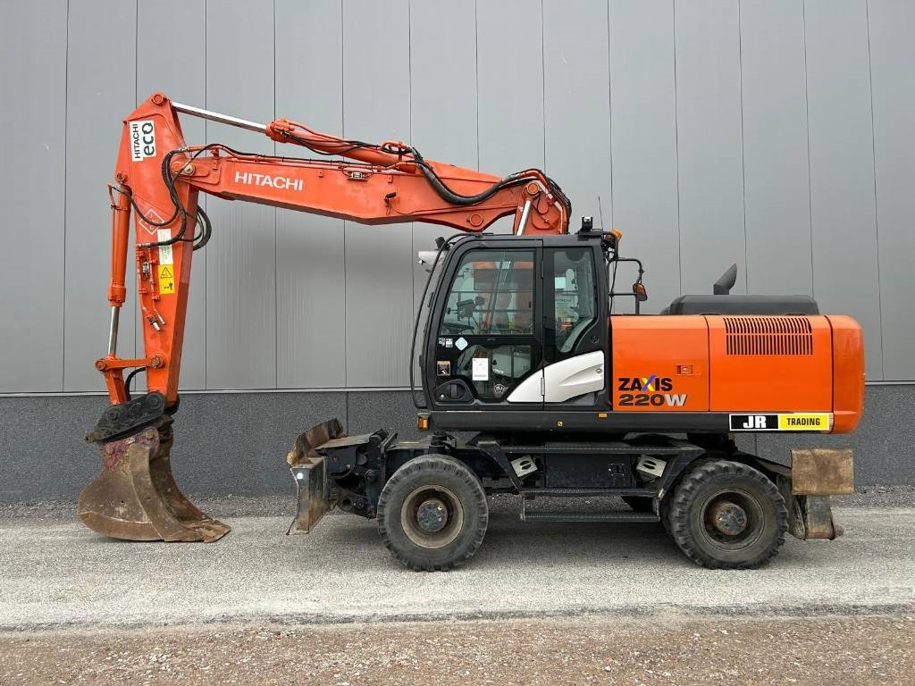 Hitachi ZX220W-5B - Riteņu ekskavators: foto 1 Hitachi ZX220W-5B - Riteņu ekskavators: foto 1