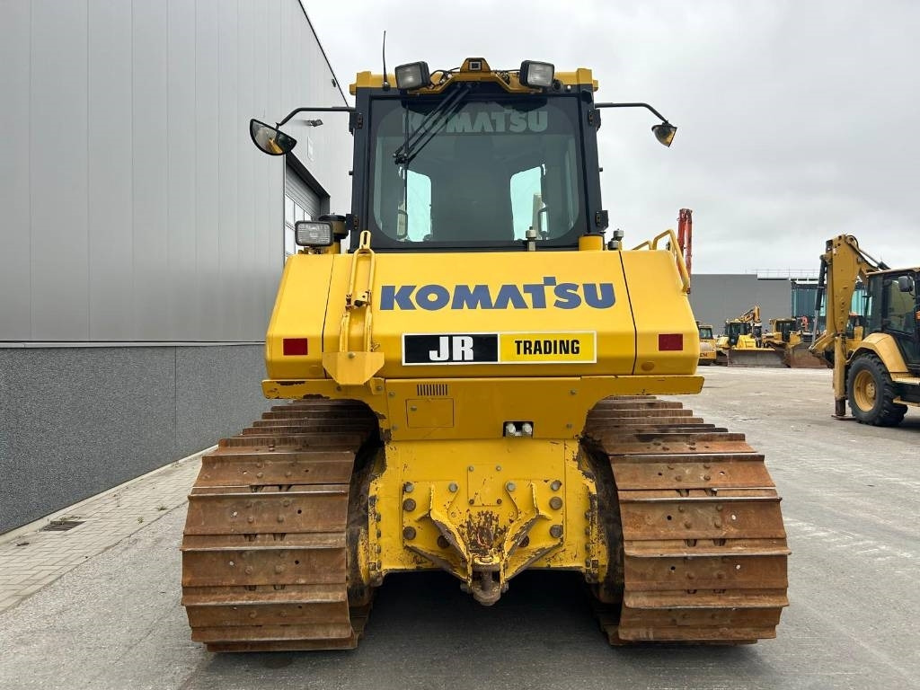Komatsu D 65 WX-18 - Buldozers: foto 4 Komatsu D 65 WX-18 - Buldozers: foto 4