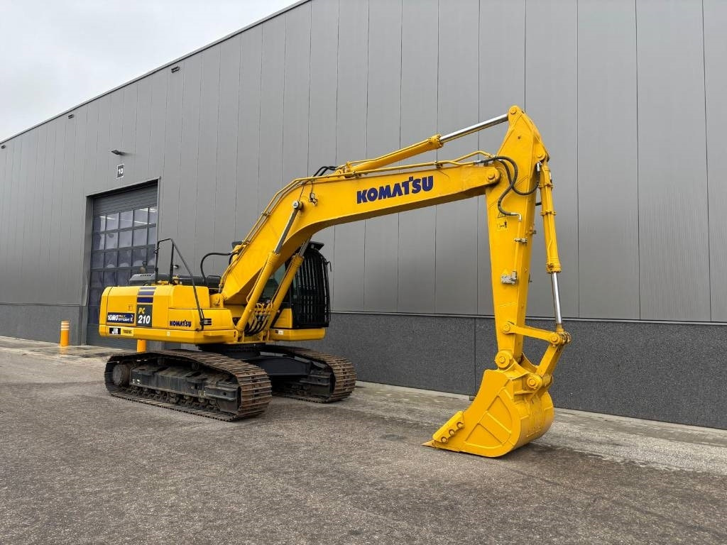 Jaunā Kāpurķēžu ekskavators Komatsu PC 210-10M0: foto 7