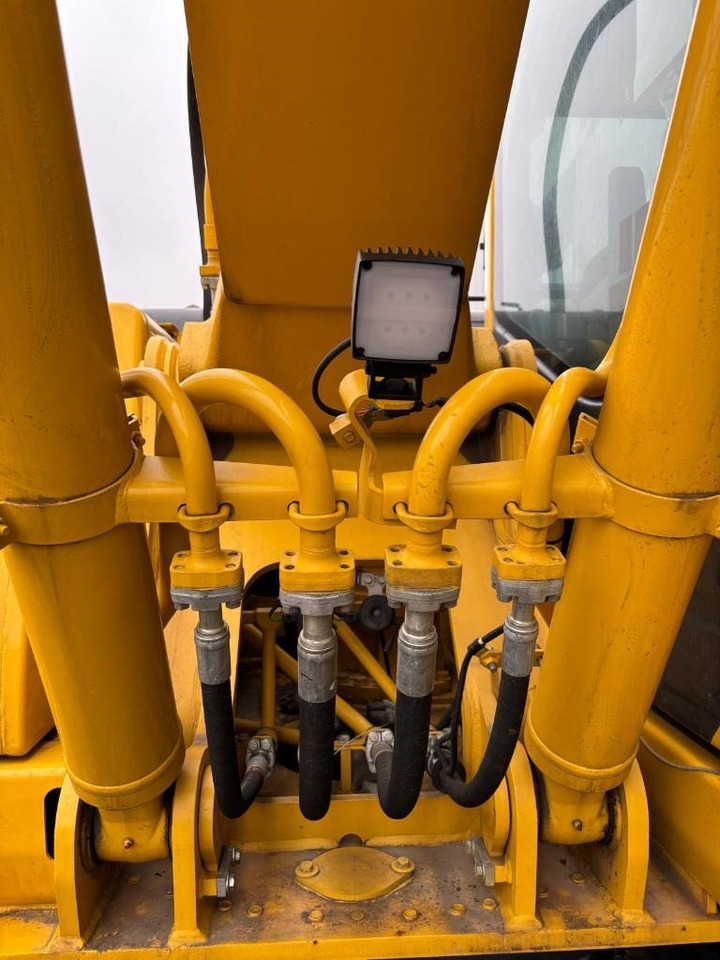 Jaunā Kāpurķēžu ekskavators Komatsu PC 210-10M0: foto 18