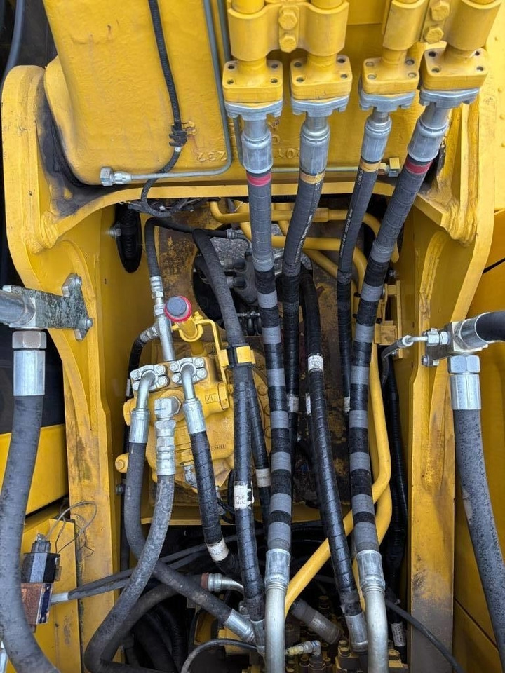 Jaunā Kāpurķēžu ekskavators Komatsu PC 210-10M0: foto 19