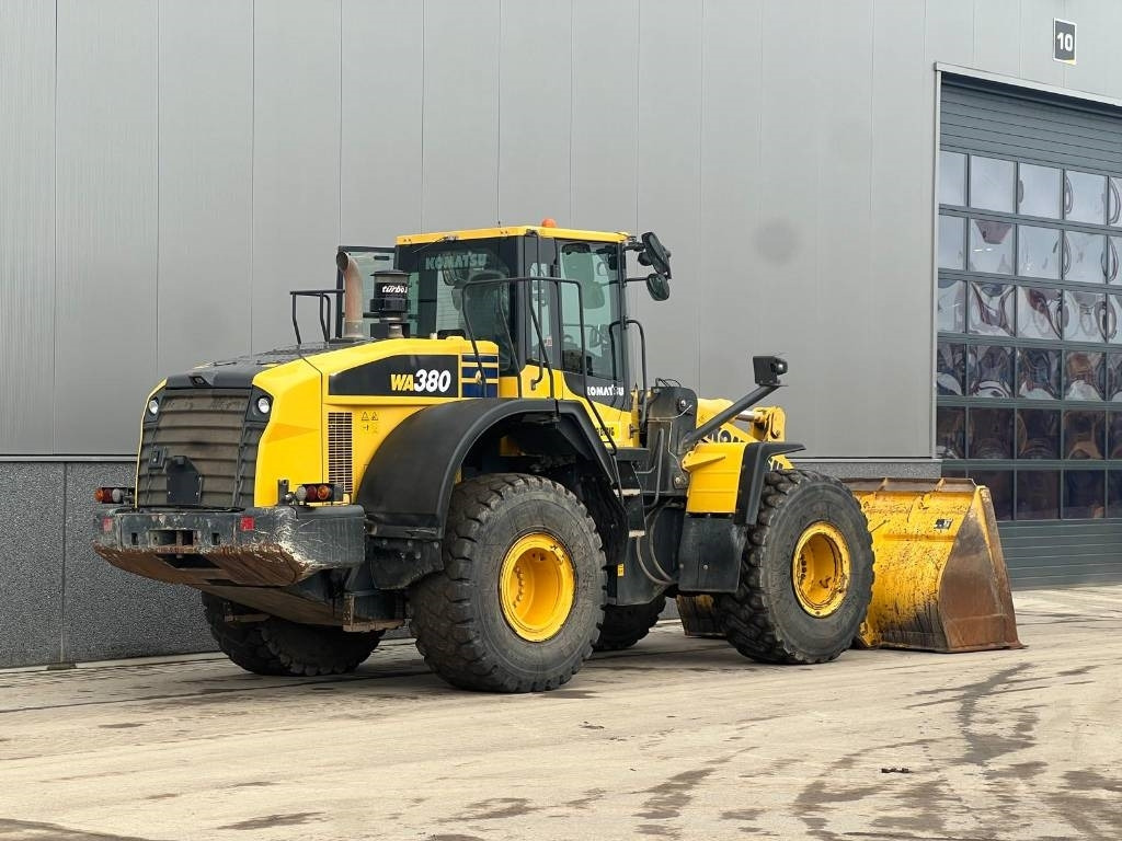 Komatsu WA 380-7 - Riteņu iekrāvējs: foto 4 Komatsu WA 380-7 - Riteņu iekrāvējs: foto 4