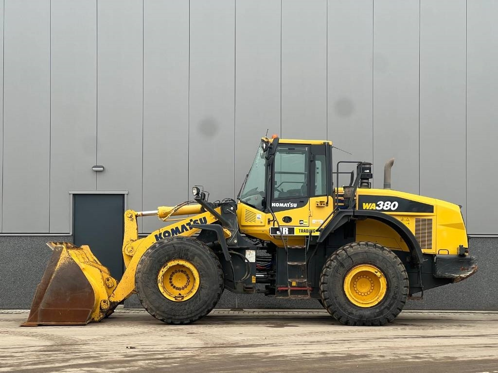 Komatsu WA 380-7 - Riteņu iekrāvējs: foto 1 Komatsu WA 380-7 - Riteņu iekrāvējs: foto 1