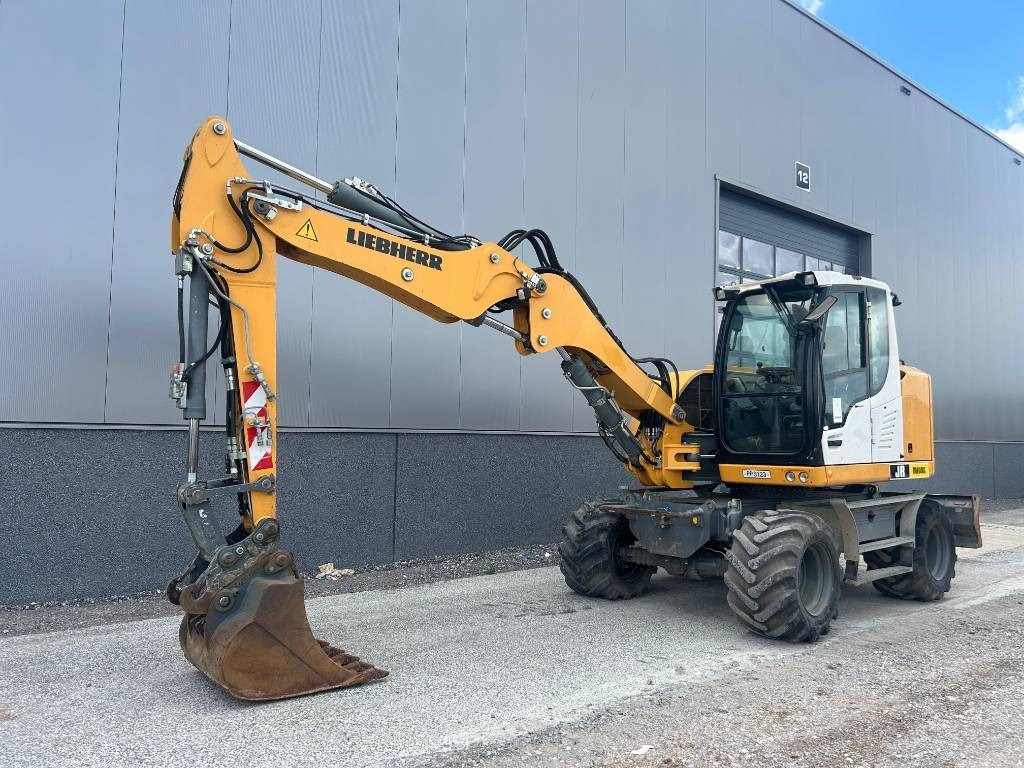 Liebherr A 912 Compact (2 Buckets) - Riteņu ekskavators: foto 2 Liebherr A 912 Compact (2 Buckets) - Riteņu ekskavators: foto 2