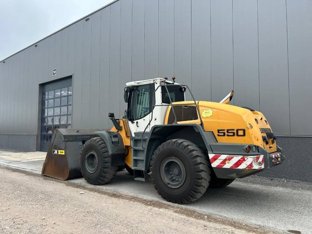 Liebherr L 550 (Comes with High-tip - Mit Hochkipper) - Riteņu iekrāvējs: foto 3 Liebherr L 550 (Comes with High-tip - Mit Hochkipper) - Riteņu iekrāvējs: foto 3