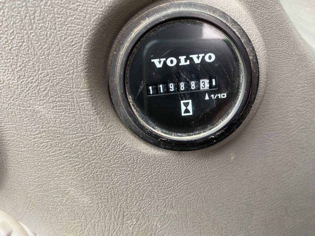 Volvo EWR 150 E (Under Preparation) - Riteņu ekskavators: foto 3 Volvo EWR 150 E (Under Preparation) - Riteņu ekskavators: foto 3