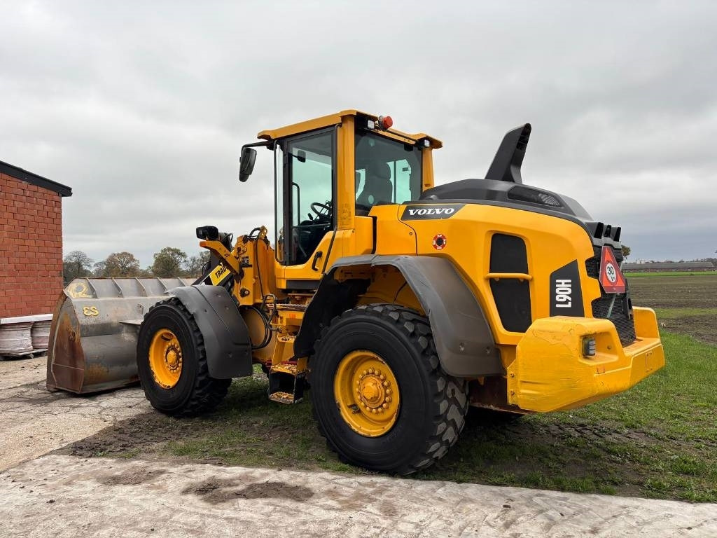 Volvo L 90 H (On Transport) - Riteņu iekrāvējs: foto 3 Volvo L 90 H (On Transport) - Riteņu iekrāvējs: foto 3