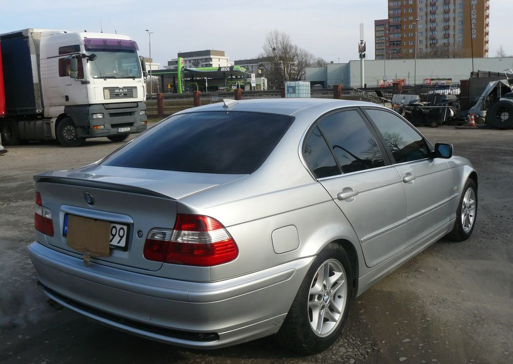 BMW Seria 3 320i - Sedans: foto 4 BMW Seria 3 320i - Sedans: foto 4