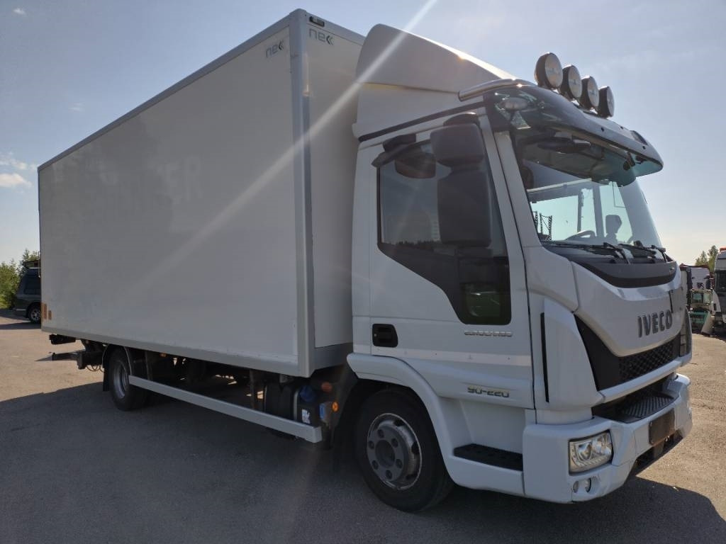 Iveco Eurocargo 90-220 Nek kokovivuauk.kori+pl Euro6 - Kravas automašīna ar slēgto virsbūvi: foto 2 Iveco Eurocargo 90-220 Nek kokovivuauk.kori+pl Euro6 - Kravas automašīna ar slēgto virsbūvi: foto 2
