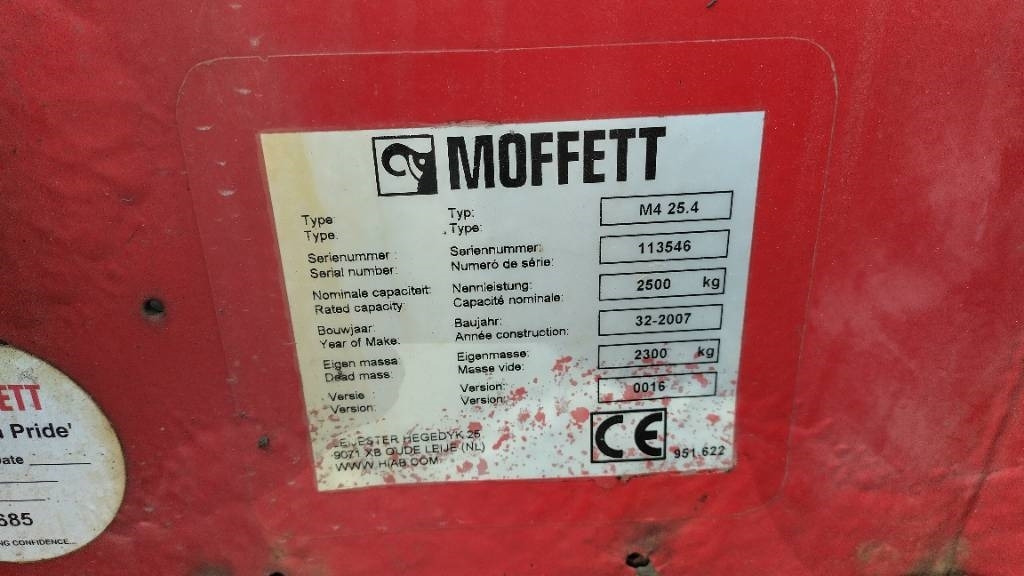 Moffett M4 25.4 ajoneuvotrukki - Mobilais autoiekrāvējs: foto 5 Moffett M4 25.4 ajoneuvotrukki - Mobilais autoiekrāvējs: foto 5