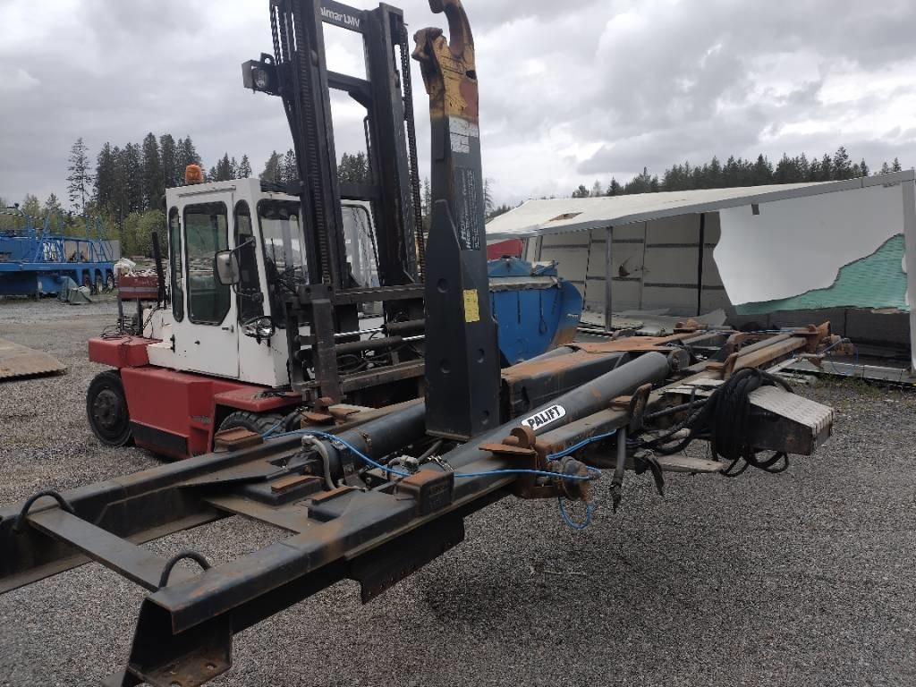 Palift Koukkulaite 18tn 5,90m - Būvgružu konteineru/ Pacēlāji ar āķi sistēma: foto 4 Palift Koukkulaite 18tn 5,90m - Būvgružu konteineru/ Pacēlāji ar āķi sistēma: foto 4