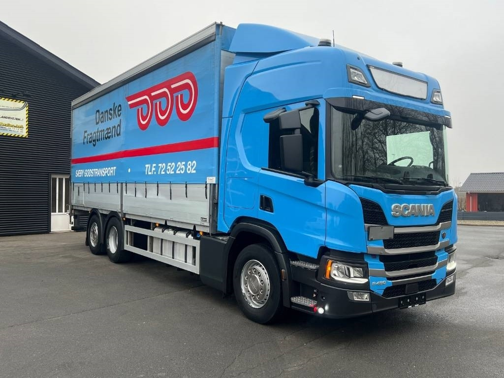 Scania P 450 täysilma,liukukapellilava,alulaidat, vetovar - Bortu kravas automašīna/ Platforma: foto 1 Scania P 450 täysilma,liukukapellilava,alulaidat, vetovar - Bortu kravas automašīna/ Platforma: foto 1