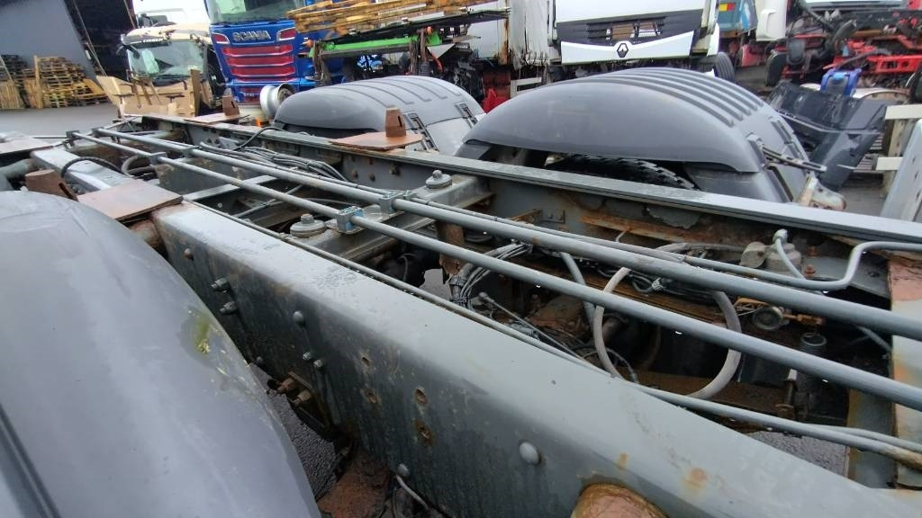 Scania R164 480 rautajouset,av4100mm , ADR. HIENO!! - Šasija kravas automašīna: foto 4 Scania R164 480 rautajouset,av4100mm , ADR. HIENO!! - Šasija kravas automašīna: foto 4