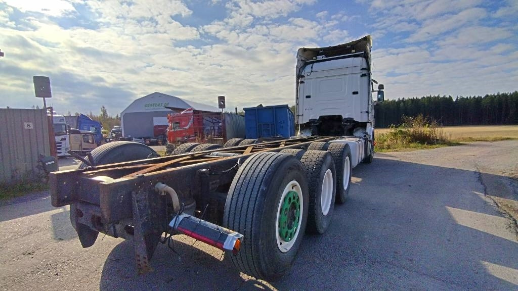 Scania R500 8x4 ilmajousi alusta - Šasija kravas automašīna: foto 3 Scania R500 8x4 ilmajousi alusta - Šasija kravas automašīna: foto 3