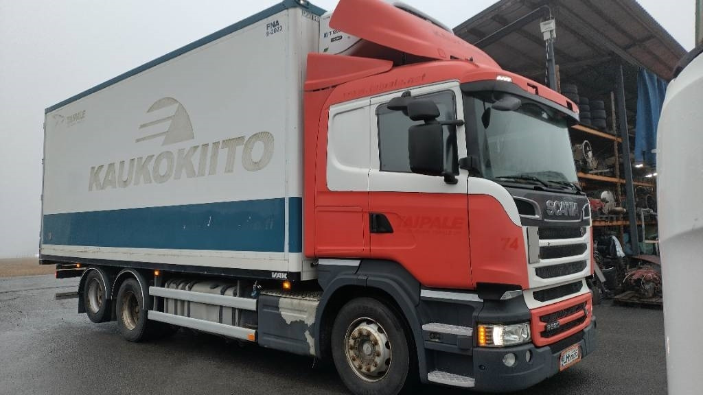 Scania R520 6x2 kokosivuauk kori, thermoking kone - Kravas automašīna refrižerators: foto 2 Scania R520 6x2 kokosivuauk kori, thermoking kone - Kravas automašīna refrižerators: foto 2