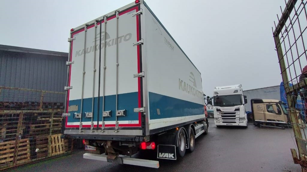 Scania R520 6x2 kokosivuauk kori, thermoking kone - Kravas automašīna refrižerators: foto 3 Scania R520 6x2 kokosivuauk kori, thermoking kone - Kravas automašīna refrižerators: foto 3