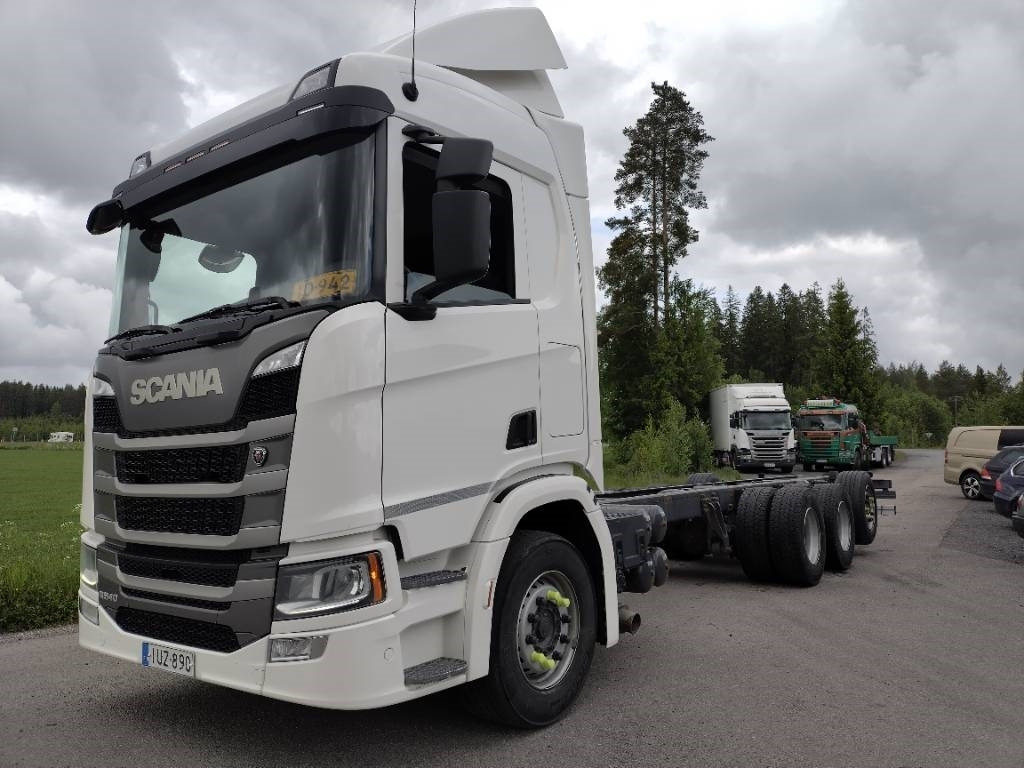 Scania R540 8x4 pitkä alusta runko 9,6m - Šasija kravas automašīna: foto 2 Scania R540 8x4 pitkä alusta runko 9,6m - Šasija kravas automašīna: foto 2