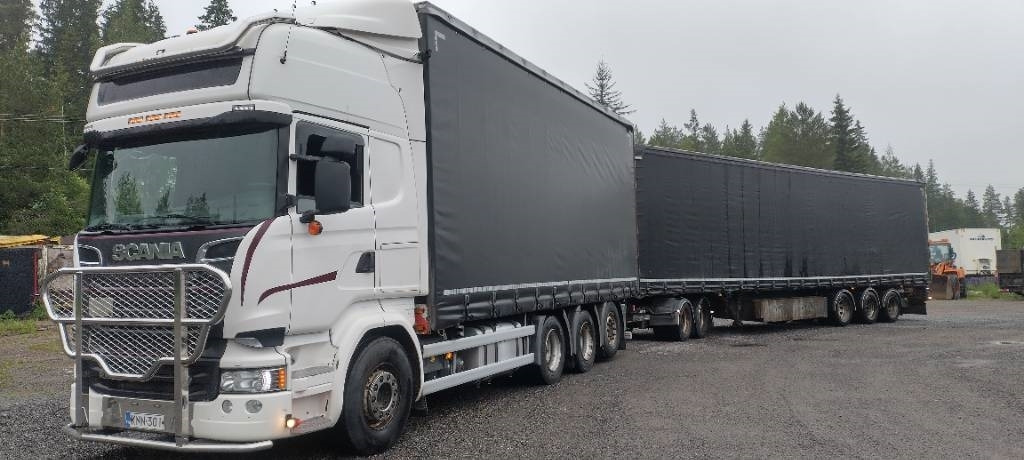 Scania R580 8x4 kapellilava+Dolly+kärry 76tn juna - Kravas automašīna ar tentu: foto 1 Scania R580 8x4 kapellilava+Dolly+kärry 76tn juna - Kravas automašīna ar tentu: foto 1