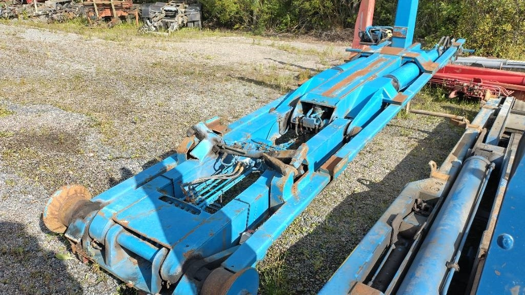 VAK Koukkulaite 22tn 6,6m - Būvgružu konteineru/ Pacēlāji ar āķi sistēma: foto 3 VAK Koukkulaite 22tn 6,6m - Būvgružu konteineru/ Pacēlāji ar āķi sistēma: foto 3