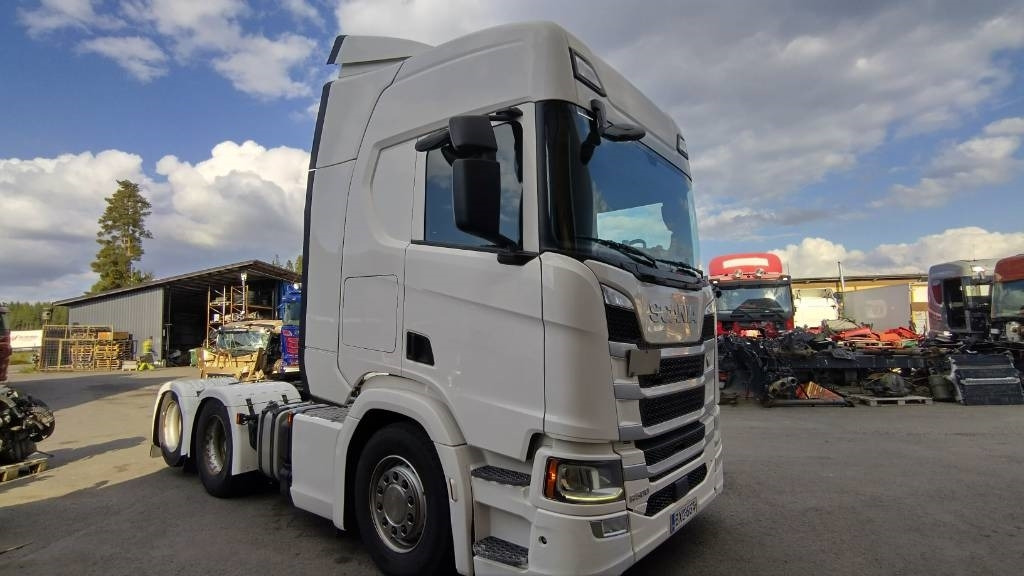 Scania R500 6x2 vetoauto, ilmajouset - Vilcējs: foto 2 Scania R500 6x2 vetoauto, ilmajouset - Vilcējs: foto 2
