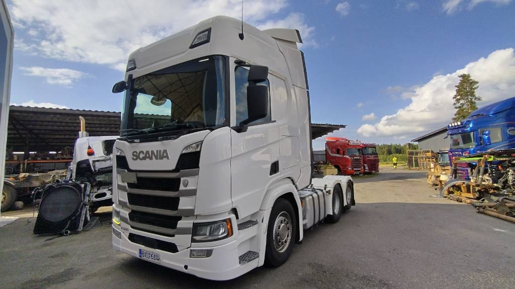 Scania R500 6x2 vetoauto, ilmajouset - Vilcējs: foto 1 Scania R500 6x2 vetoauto, ilmajouset - Vilcējs: foto 1