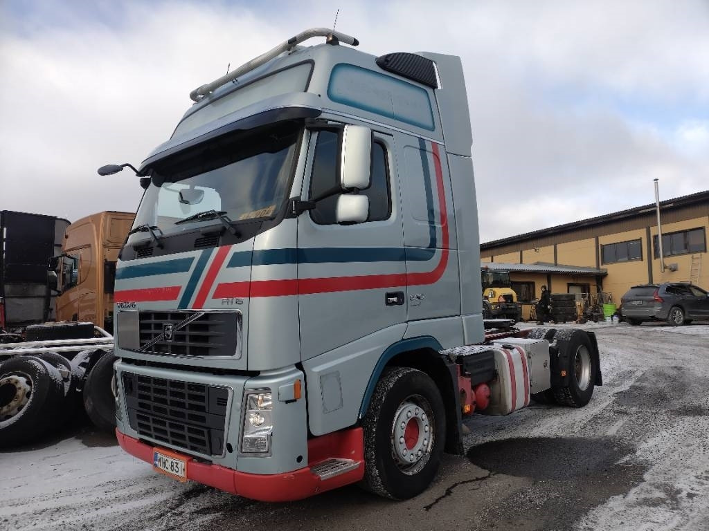 Volvo FH16 660 4x2 vetoauto - Vilcējs: foto 1 Volvo FH16 660 4x2 vetoauto - Vilcējs: foto 1