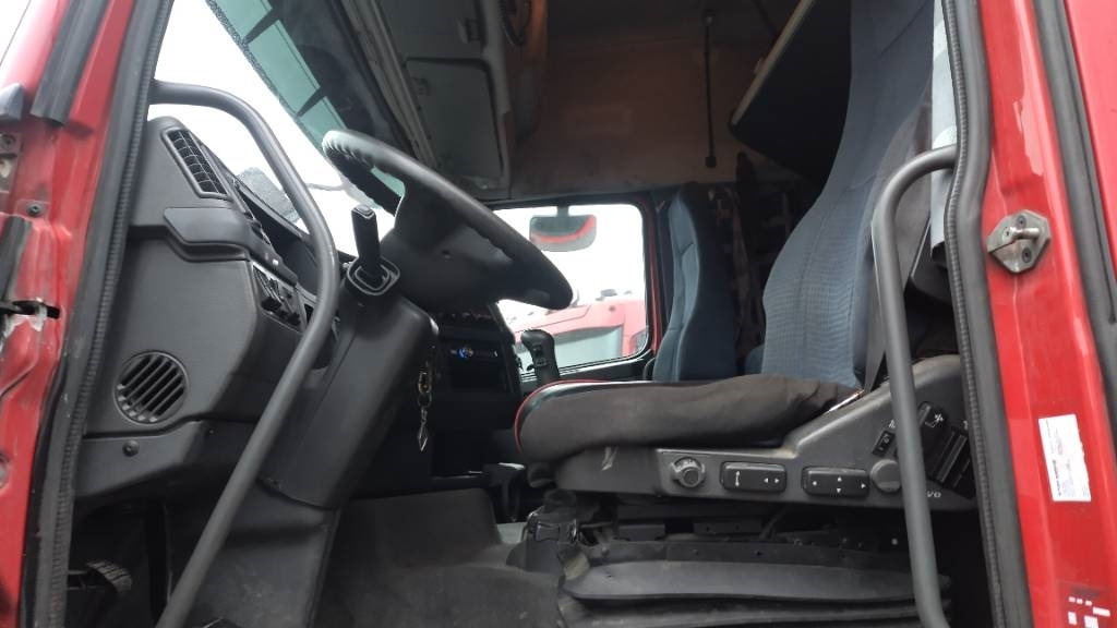 Volvo FH480 6x2 takateli veturi, hydrauliikka,manuaali - Vilcējs: foto 5 Volvo FH480 6x2 takateli veturi, hydrauliikka,manuaali - Vilcējs: foto 5