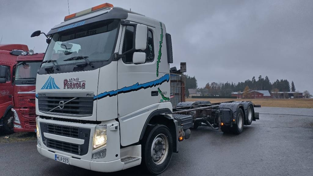 Volvo FH13 6x2 alusta, manuaalivaihteisto  - Šasija kravas automašīna: foto 1 Volvo FH13 6x2 alusta, manuaalivaihteisto  - Šasija kravas automašīna: foto 1