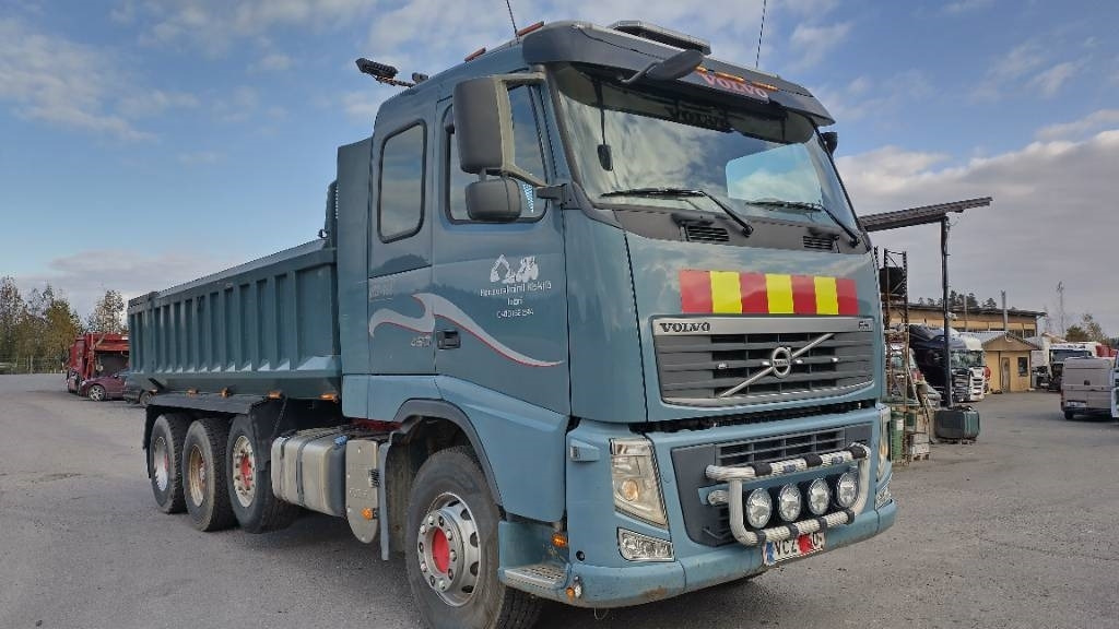 Volvo FH13 8x4 autom.kasettilava - Kravas automašīna pašizgāzējs: foto 2 Volvo FH13 8x4 autom.kasettilava - Kravas automašīna pašizgāzējs: foto 2