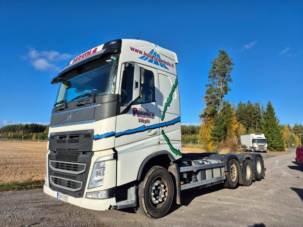 Volvo FH500 8x2 alusta - Šasija kravas automašīna: foto 1 Volvo FH500 8x2 alusta - Šasija kravas automašīna: foto 1